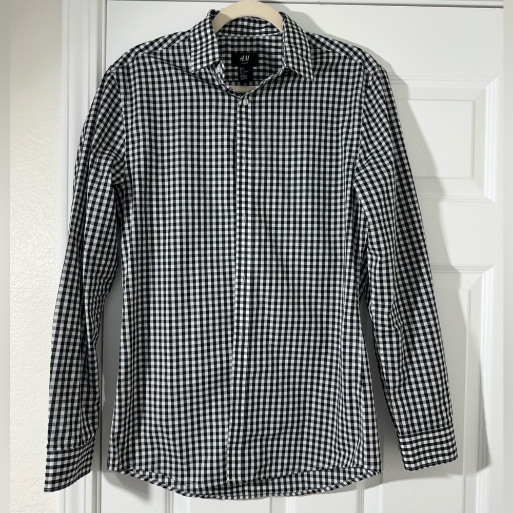 Men’s plaid long sleeve dress shirt